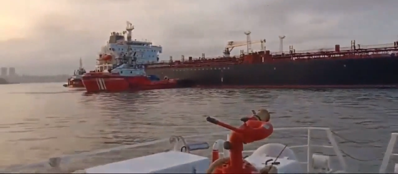 İstanbul Boğazı'nda "Osaka" alarmı! 40 bin ton petrol taşıyan tanker dümen arızası nedeniyle sürüklendi